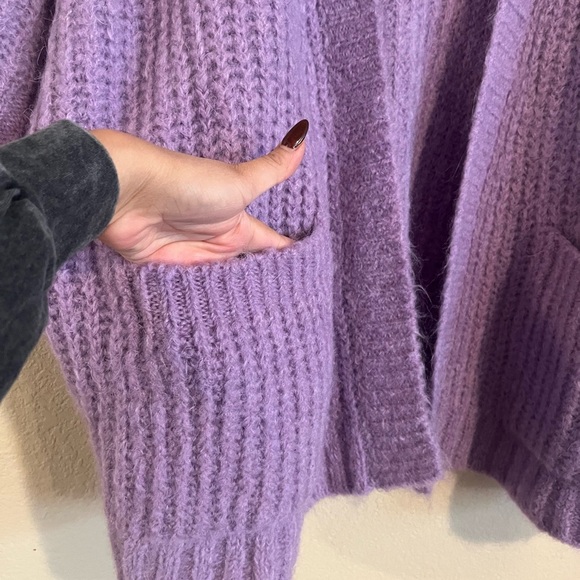 Castrid Oversized Cardigan in Moonlight Mauve
Essentiel Antwerp size S revolve - Picture 6 of 7